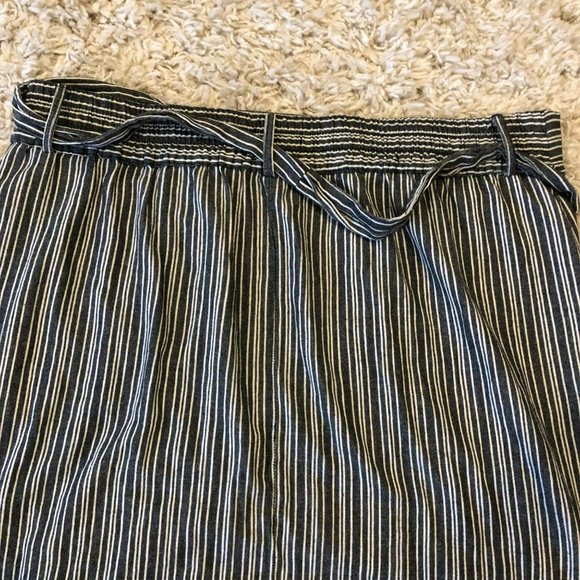 The Main Street Exchange Sz XXL Maxi Skirt Grey Pinstripe Comfort Waist Pockets - Picture 5 of 8
